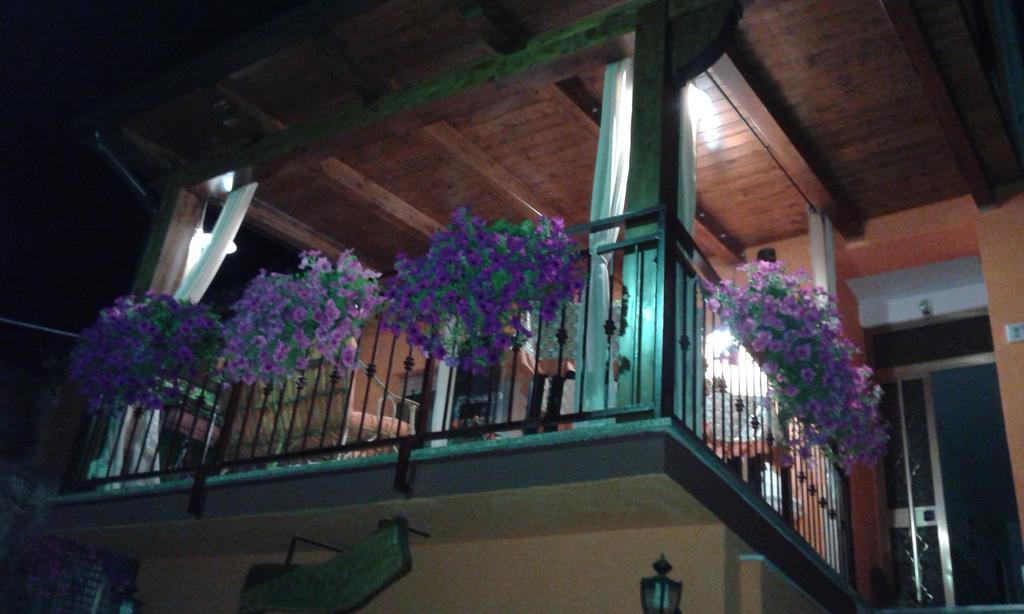 Bed and Breakfast Montagne Rocciose Frascineto Екстер'єр фото