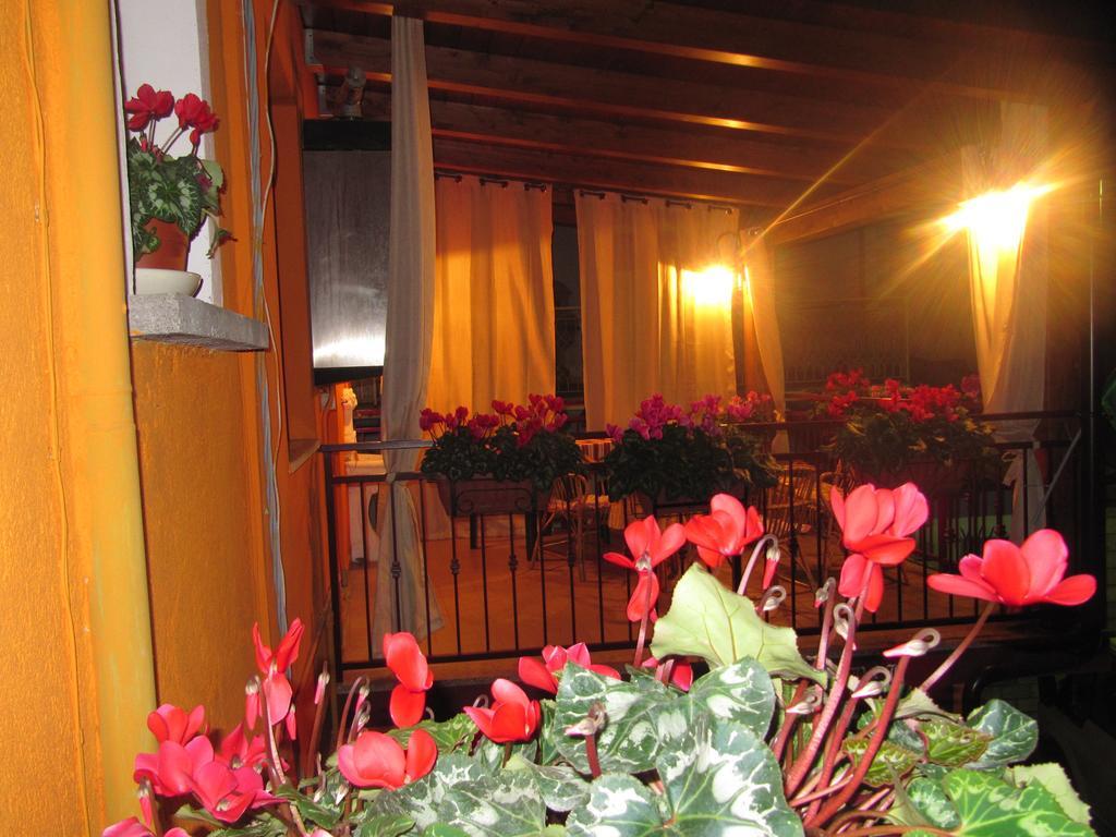 Bed and Breakfast Montagne Rocciose Frascineto Екстер'єр фото