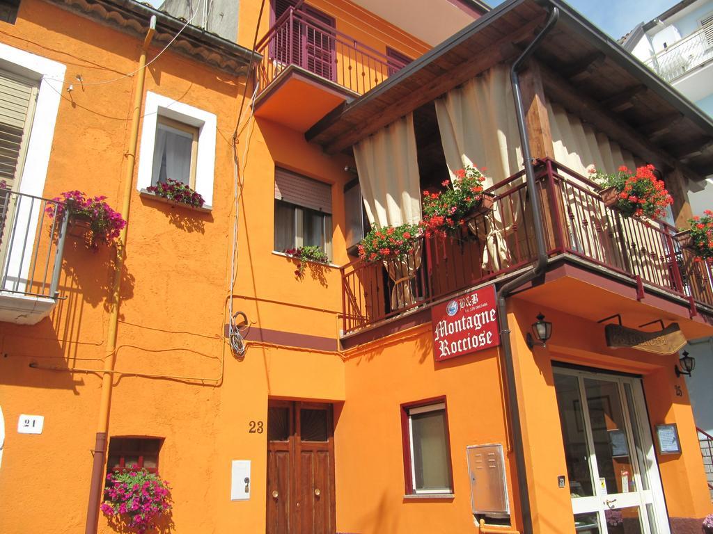 Bed and Breakfast Montagne Rocciose Frascineto Екстер'єр фото