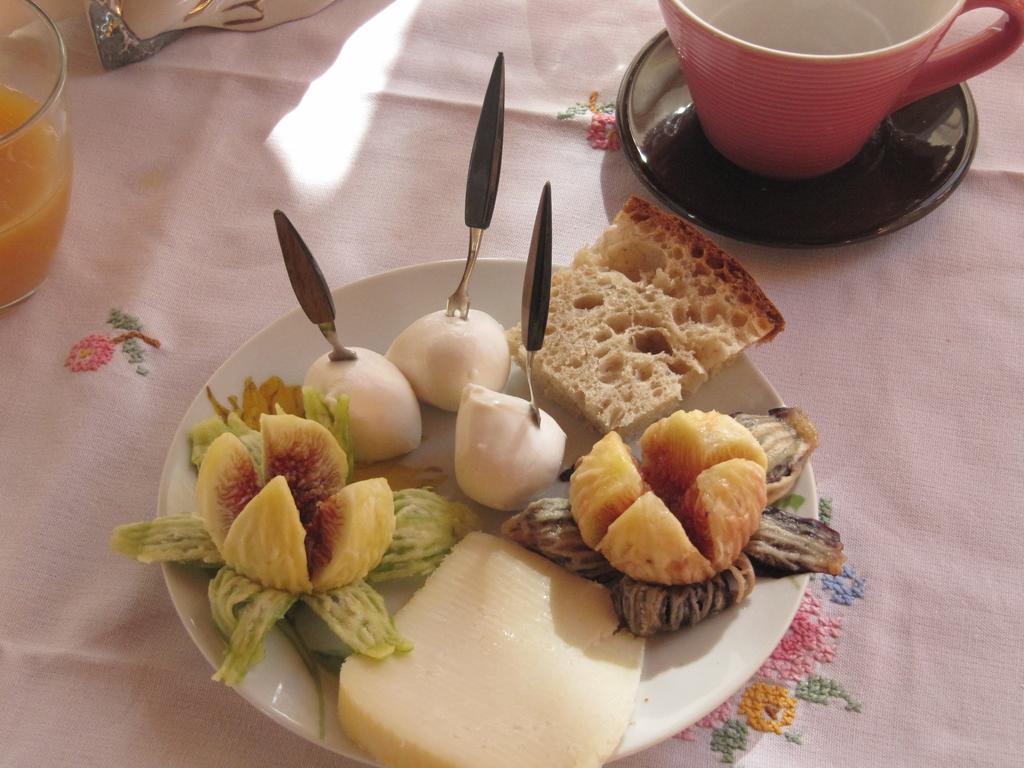 Bed and Breakfast Montagne Rocciose Frascineto Екстер'єр фото