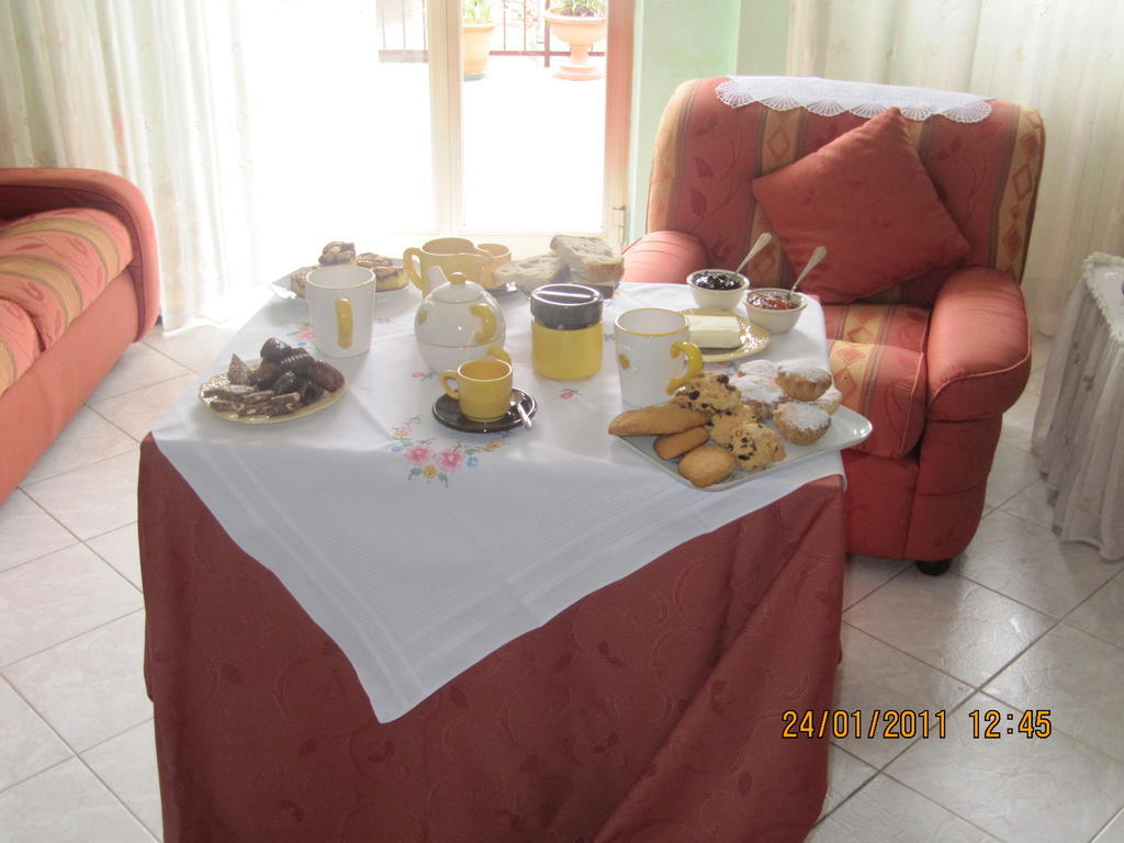 Bed and Breakfast Montagne Rocciose Frascineto Екстер'єр фото