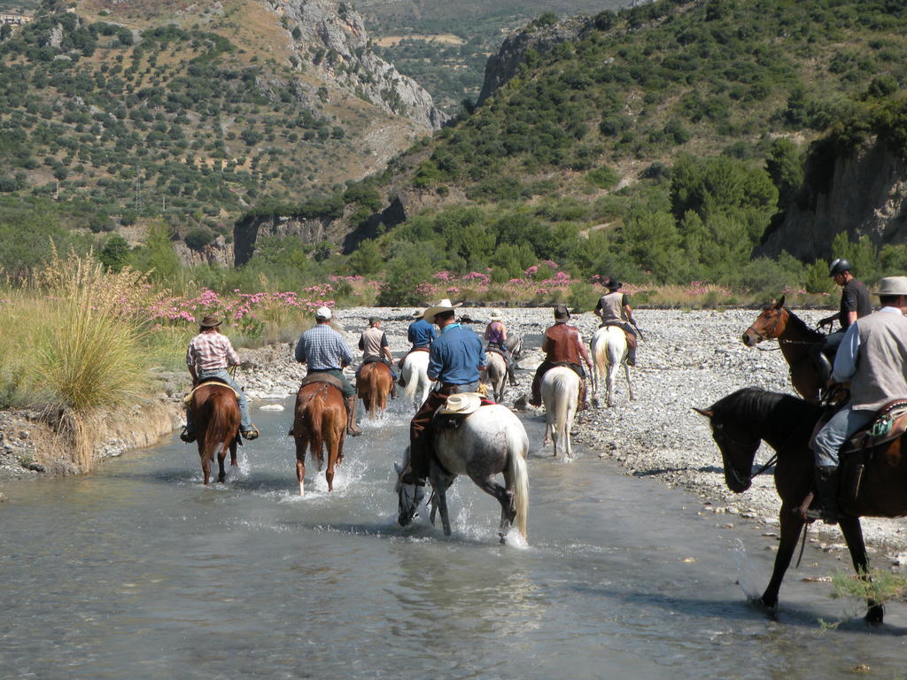 Bed and Breakfast Montagne Rocciose Frascineto Екстер'єр фото