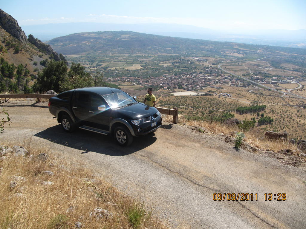 Bed and Breakfast Montagne Rocciose Frascineto Екстер'єр фото