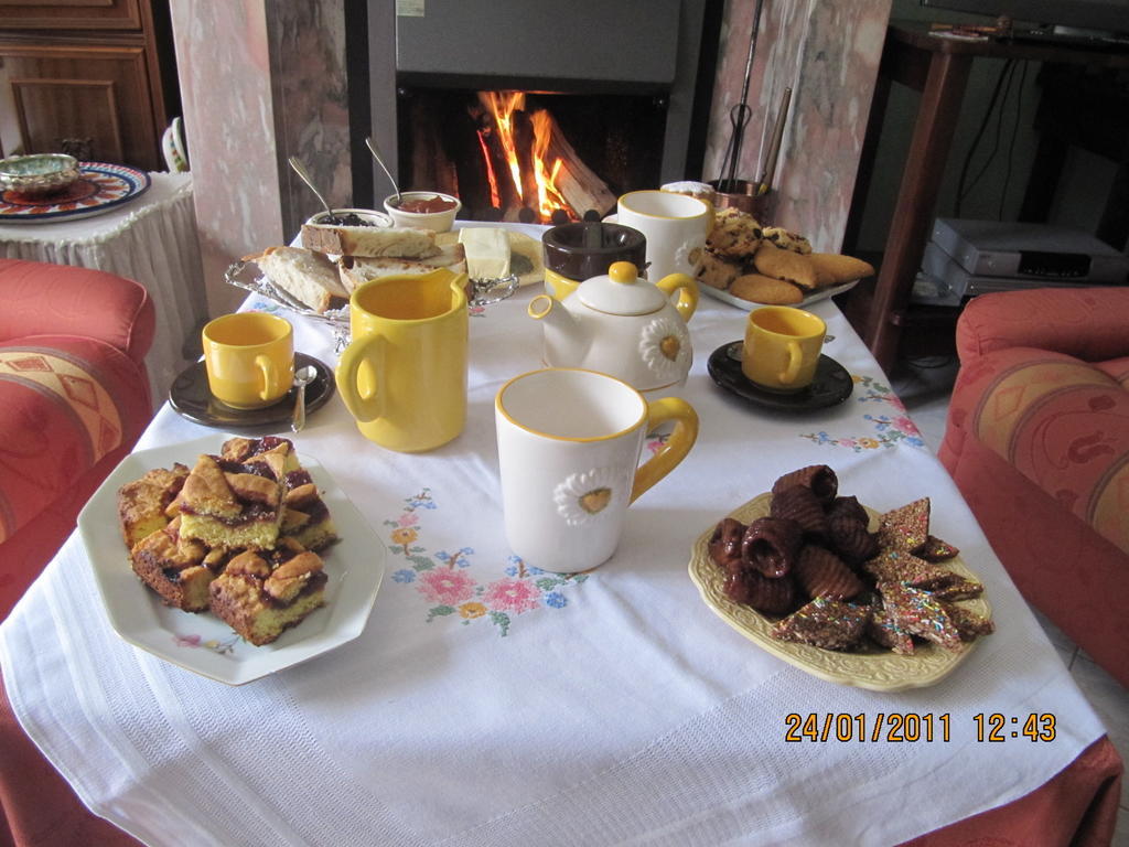 Bed and Breakfast Montagne Rocciose Frascineto Екстер'єр фото