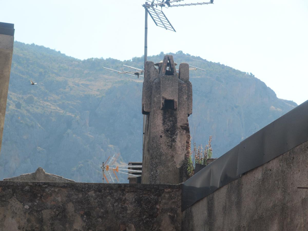 Bed and Breakfast Montagne Rocciose Frascineto Екстер'єр фото
