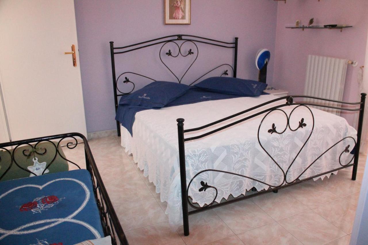 Bed and Breakfast Montagne Rocciose Frascineto Екстер'єр фото
